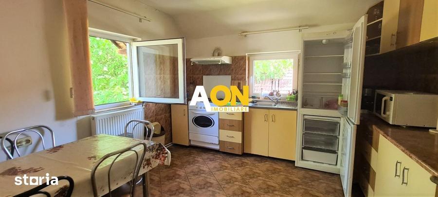 Casă cu 10 camere decomandat cu Teren 1000 Mp în Central