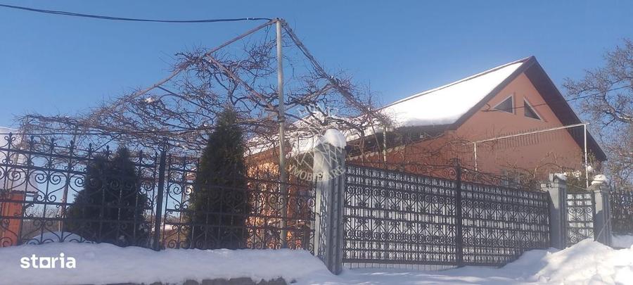 Casă cu 3 camere cu Teren 15000 Mp în Chiochiș