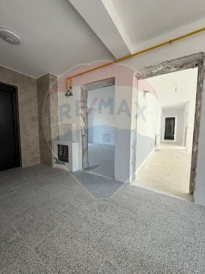 Birou, de 960 mp, în Ipotești