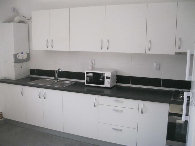 Apartament cu 2 camere decomandat în Zorilor