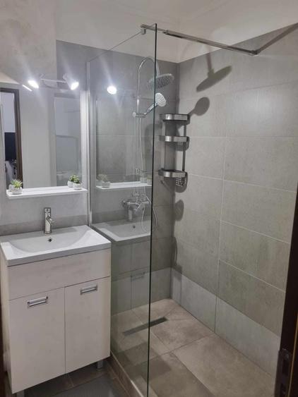 Garsonieră decomandată în Central
