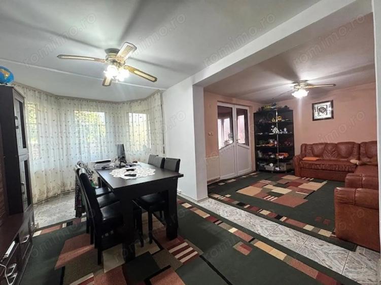 Casă cu 6 camere cu Teren 1250 Mp în Central