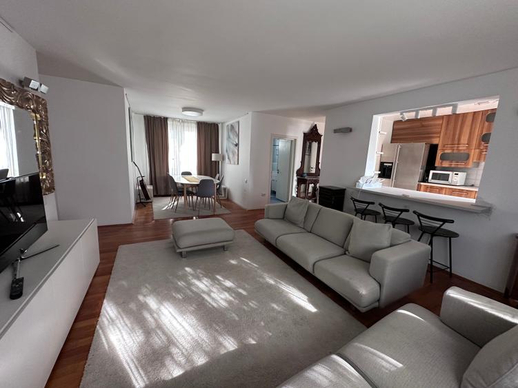Apartament cu 3 camere decomandat în Domenii