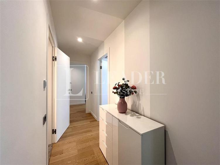 Apartament cu 3 camere semidecomandat, mobilat în Barbu Văcărescu