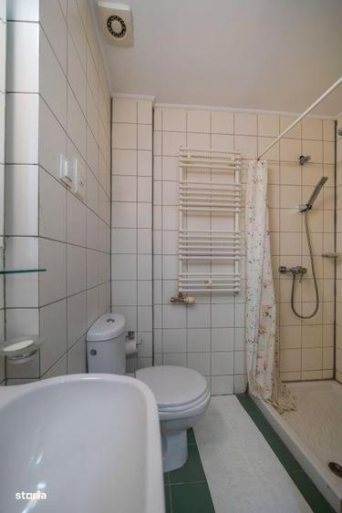 Apartament cu 3 camere semidecomandat, mobilat în Nordului
