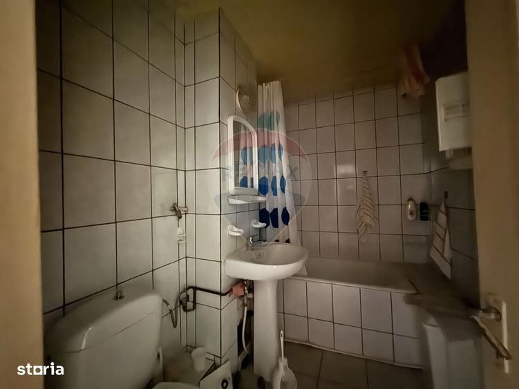 Apartament cu 3 camere decomandat în Vitrometan