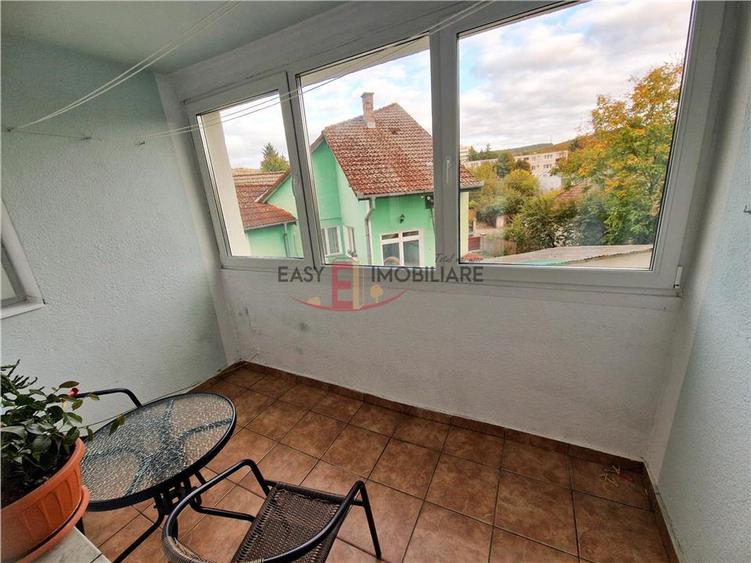 Apartament cu 3 camere decomandat în Dâmbu Pietros