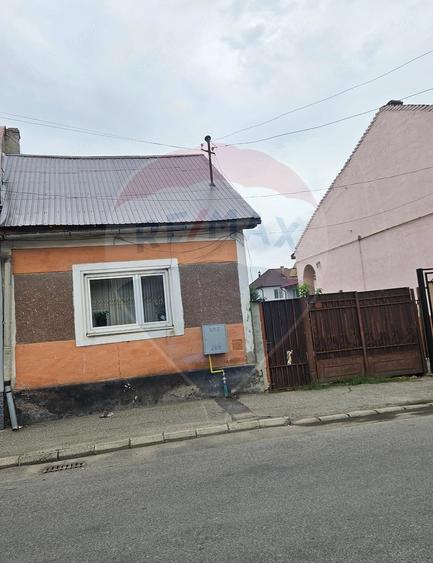Casă cu 2 camere cu Teren 639 Mp în Ultracentral