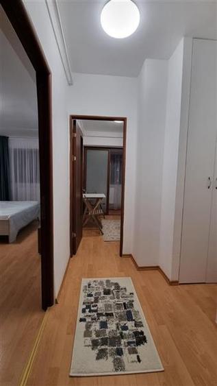 Garsonieră decomandată, mobilată în Micro 20