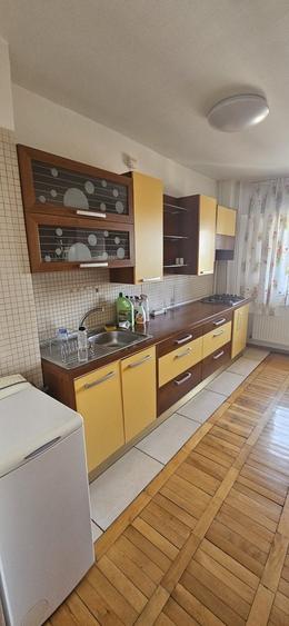 Apartament cu 4 camere decomandat, mobilat în Iancului