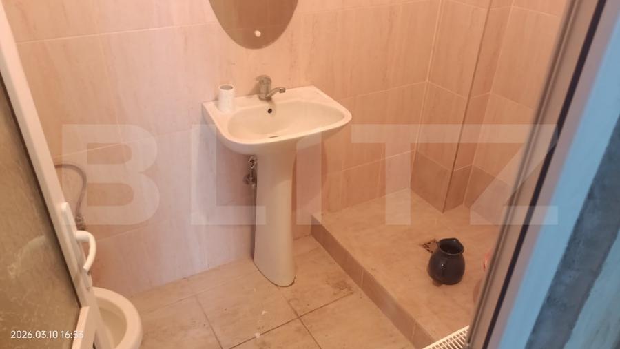 Casă individuală cu 5 camere cu Canalizare în Reghin