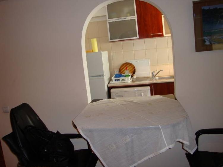 Apartament cu 2 camere semidecomandat, mobilat în Sala Palatului