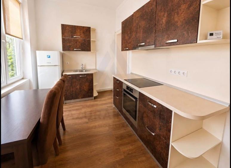 Apartament cu 2 camere decomandat, mobilat în Ultracentral