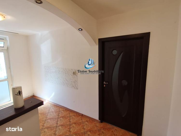 Apartament cu 2 camere decomandat în Precista