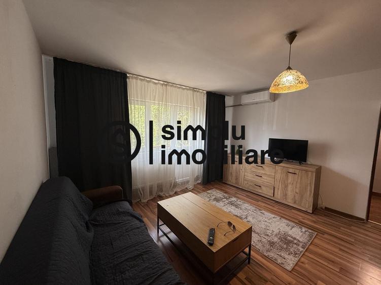 Apartament cu 3 camere semidecomandat în Brazda lui Novac