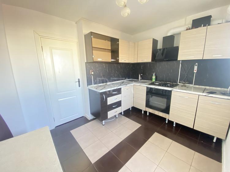 Apartament cu 3 camere decomandat, mobilat în Rahova