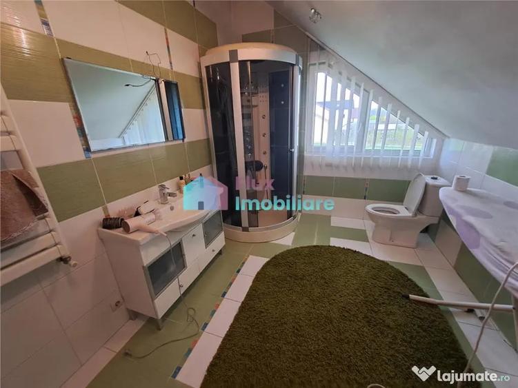 Casă cu 7 camere cu Teren 2000 Mp în Șcheia