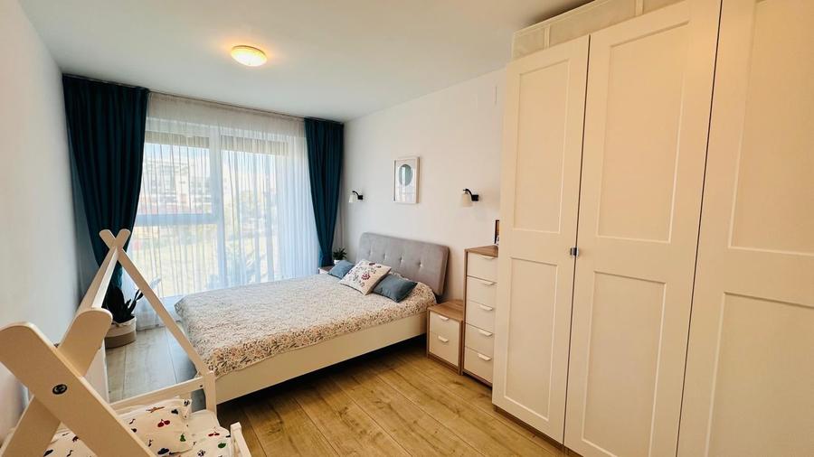 Apartament cu 2 camere semidecomandat, mobilat în Sisești