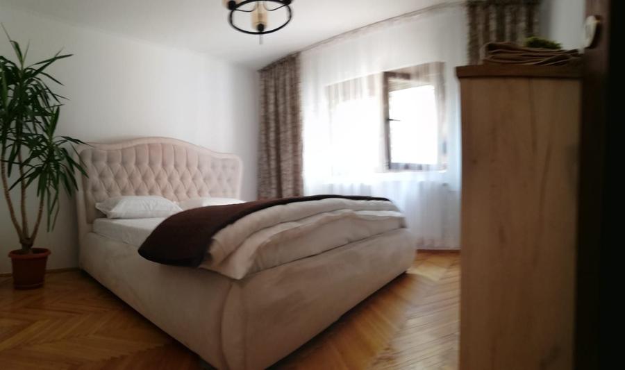 Apartament cu 2 camere decomandat în Podgoria