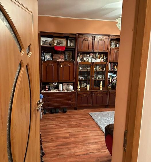 Apartament cu 3 camere decomandat în Alexandru Obregia