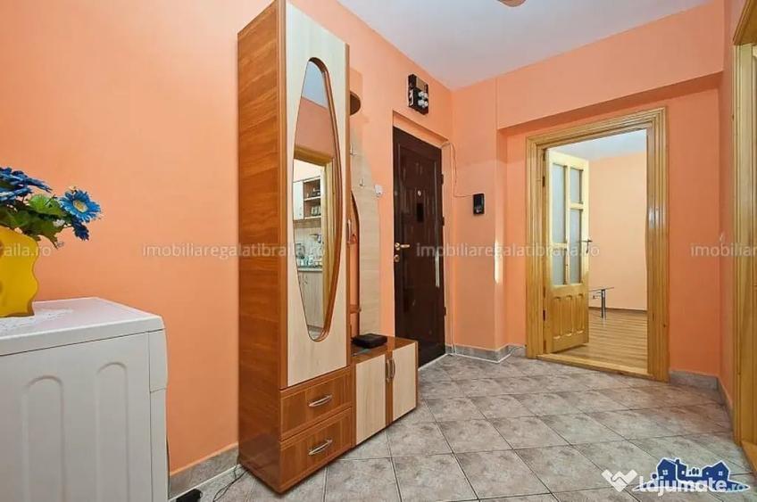 Apartament cu 2 camere decomandat în Piața Centrală