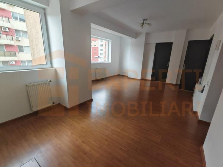 Apartament cu 2 camere semidecomandat în Kamsas