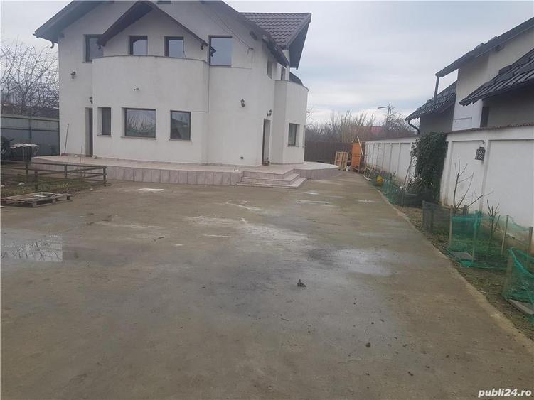 Casă cu 5 camere cu Teren 600 Mp în Cazasu
