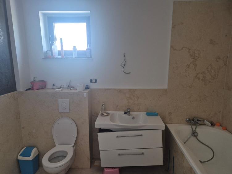 Casă individuală cu 5 camere cu Teren 1000 Mp în Zurbaua