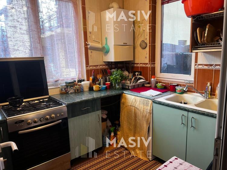 Apartament cu 3 camere semidecomandat în Central