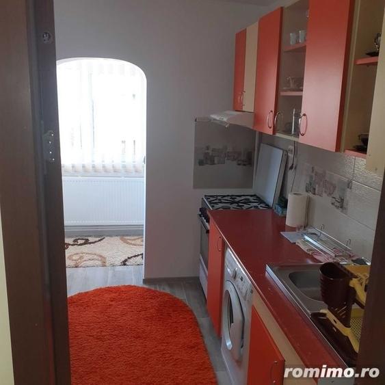 Apartament cu 2 camere semidecomandat în Gara de Nord