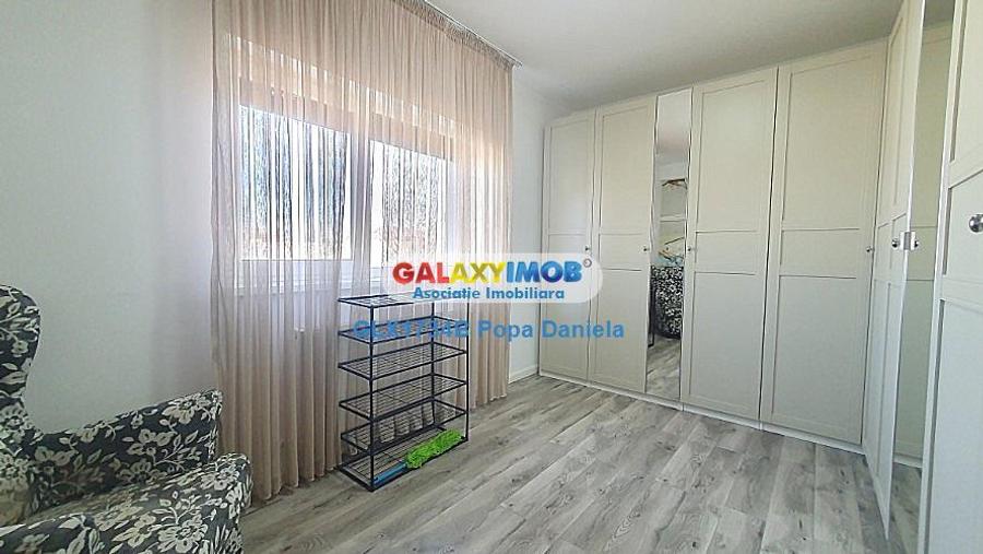 Casă cu 4 camere cu Garaj în Domnești