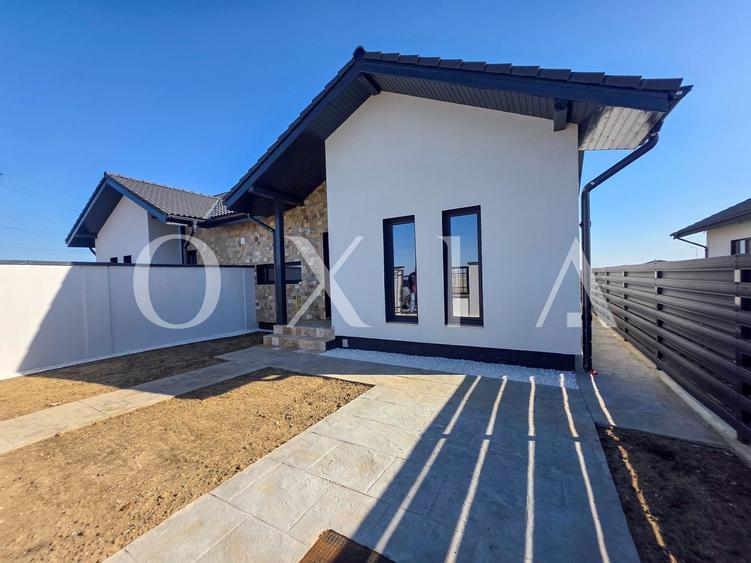 Duplex cu 4 camere cu Canalizare în Moșnița Nouă