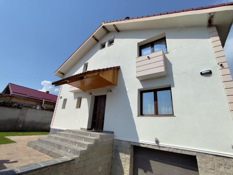 Casă individuală cu 4 camere cu Teren 330 Mp în Micești
