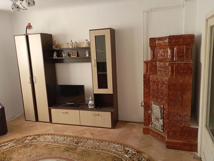 Casă cu 3 camere decomandat în Pictor Rosenthal