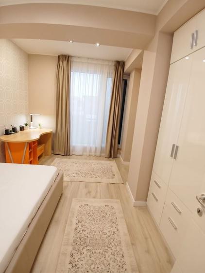 Apartament cu 3 camere decomandat, mobilat în Central