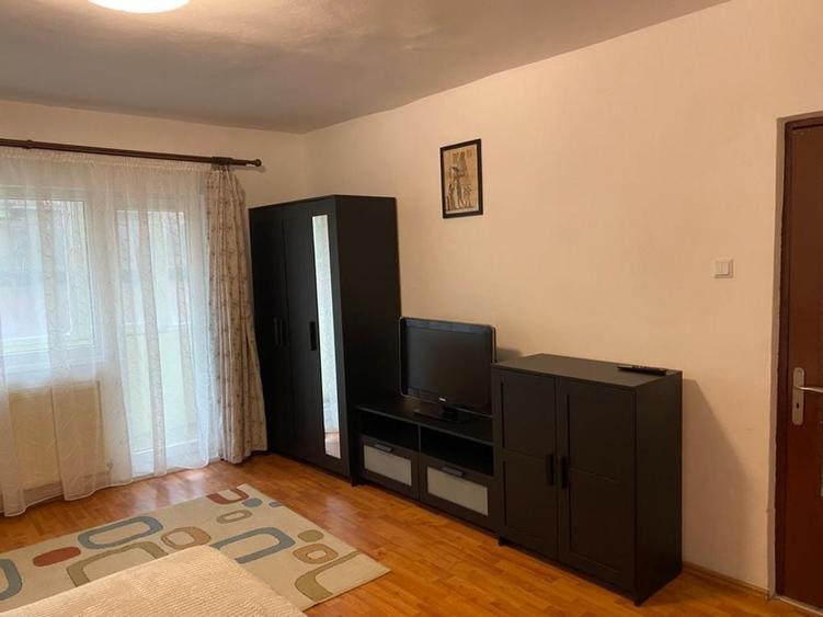 Inchiriez apt. 1 camera,str. Nasaud, Cluj-Napoca, 330 eur - 3