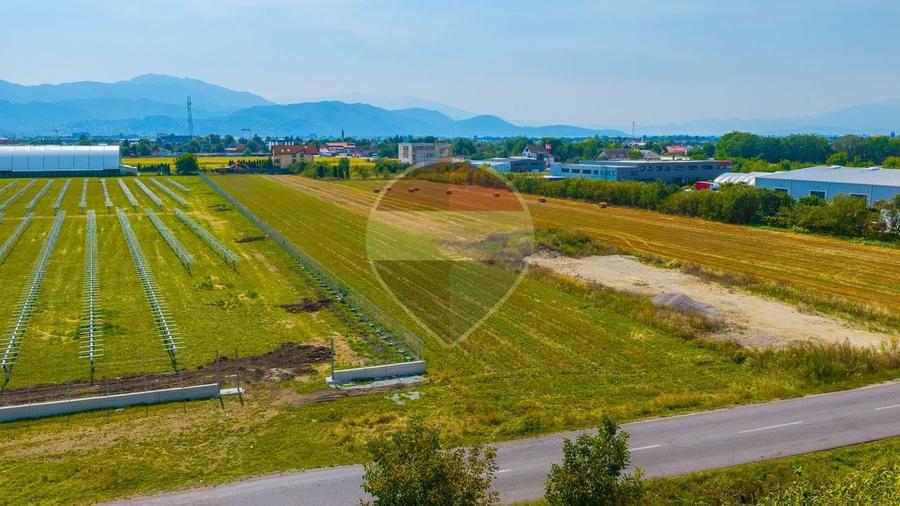Teren Construcții intravilan de 5686 mp, în Stupini