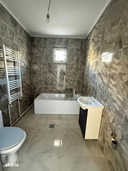 Casă cu 3 camere cu Teren 300 Mp în Lumina