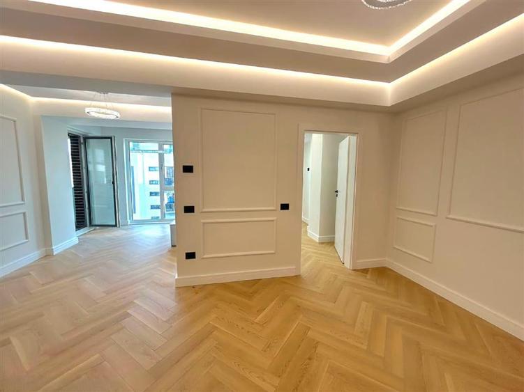 Apartament cu 3 camere semidecomandat în Burdujeni