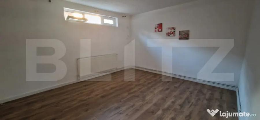 Casă cu 5 camere cu Teren 393 Mp în Lăpuș