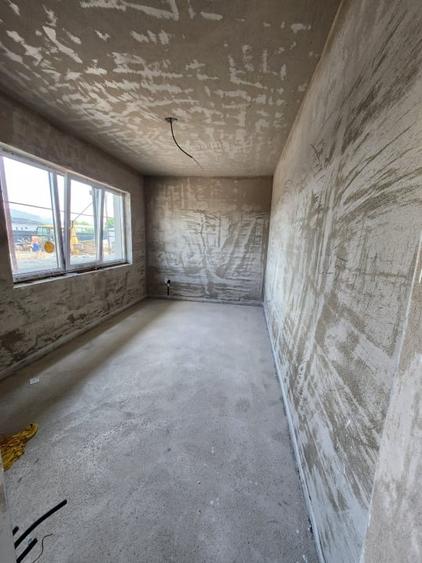 Duplex cu 4 camere cu Canalizare în Florești