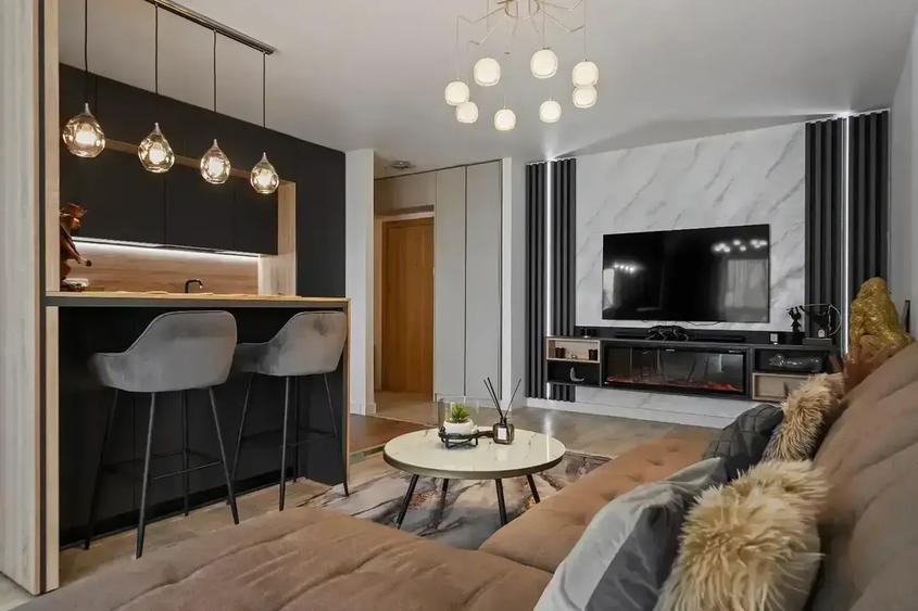 Apartament cu 3 camere decomandat, mobilat în P-ta Presei Libere