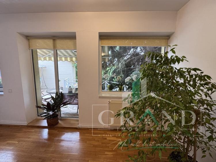 Casă individuală cu 4 camere cu Canalizare în Dâmbul Rotund