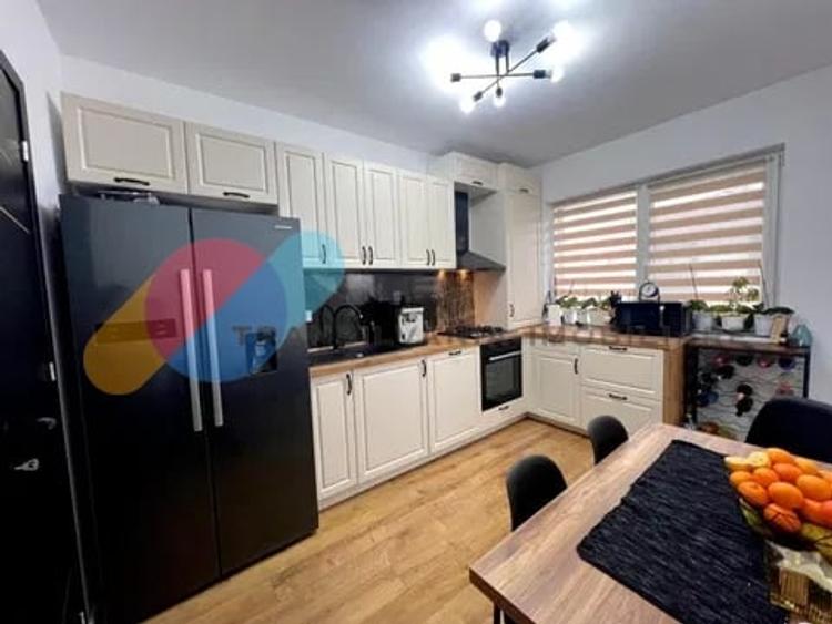 Apartament cu 3 camere semidecomandat în Apahida