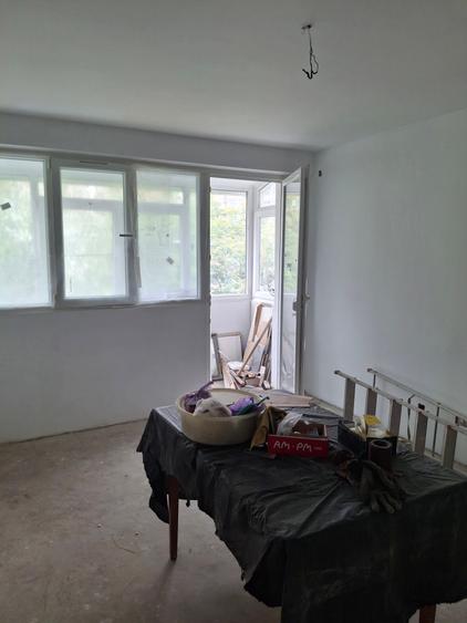 Apartament cu 2 camere decomandat în Drumul Taberei