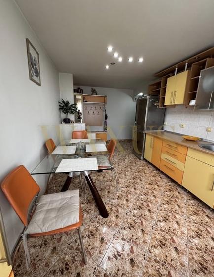 Apartament cu 2 camere decomandat, mobilat în Central