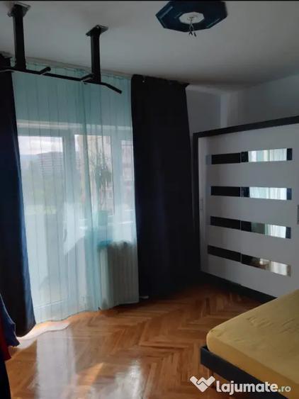 Apartament cu 4 camere decomandat în Grigorescu