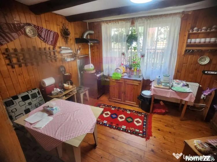 Casă cu 7 camere cu Teren 327 Mp în Zamora