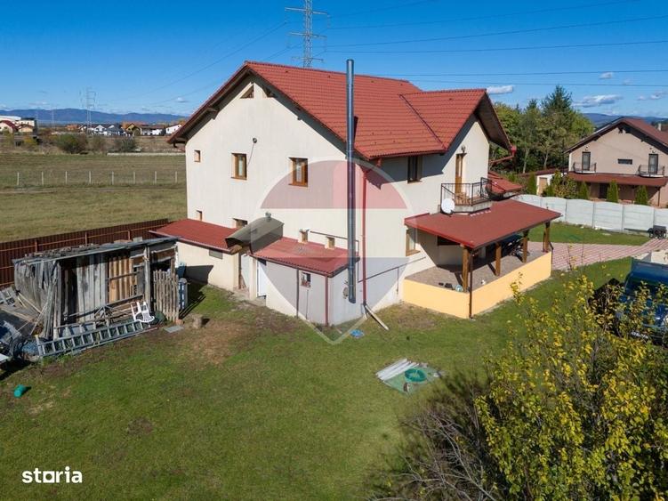 Casă cu 4 camere în Sânpetru