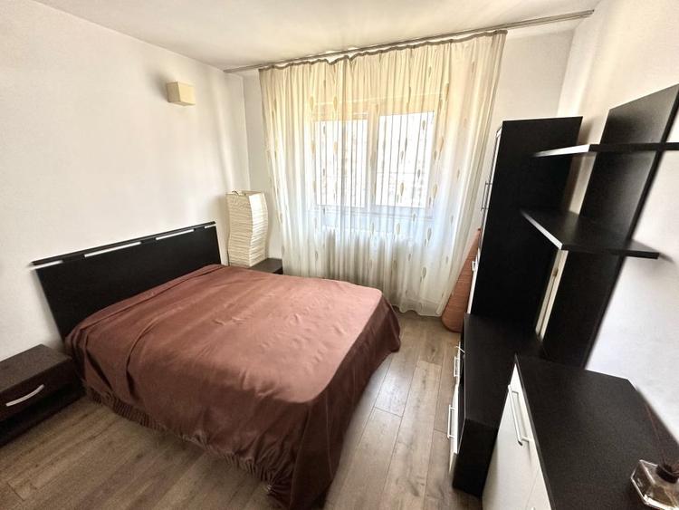 Apartament cu 3 camere semidecomandat, mobilat în Cetate